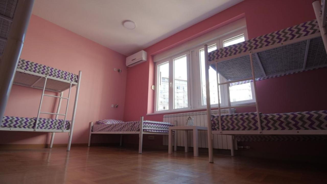 Stella Di Notte Vip Hostel Belgrado Buitenkant foto